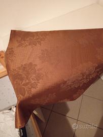 tovaglia in tessuto antimacchia 