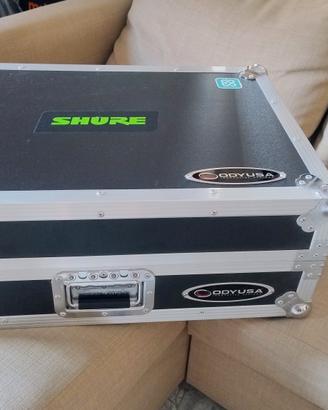 Controller case con workstation. 