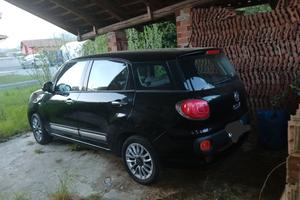 auto con problemi al motore