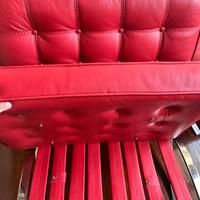 Barcelona Chair finta pelle, colore rosso acceso