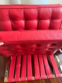 Barcelona Chair finta pelle, colore rosso acceso