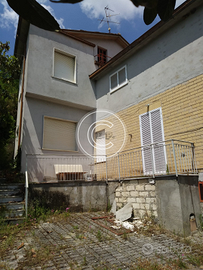 Terreno e immobile Contrada Cerreto Ariano Irpino
