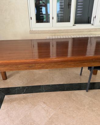 Tavolo in legno massello