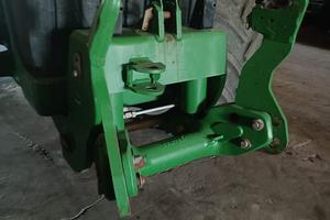 sollevatore anteriore John Deere serie 8000