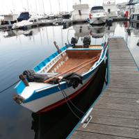 barca resinata esternamente