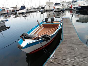 barca resinata esternamente