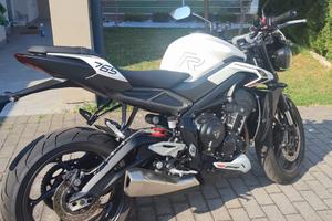 Triumph Street triple r 2800 km 