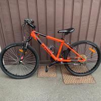 bicicletta MTB Btwin Rockrider 500