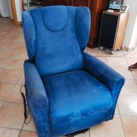 Poltrona elettrica per anziani e disabili 
