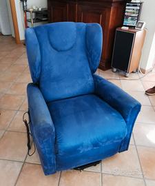 Poltrona elettrica per anziani e disabili 