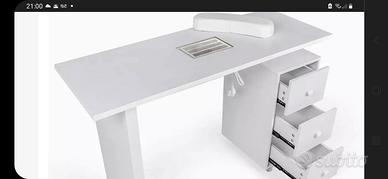 Tavolo manicure con aspiratore nuovo.