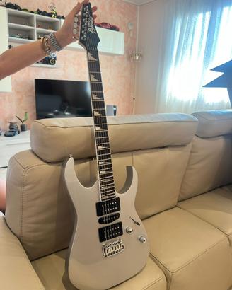 Chitarra elettrica IBANEZ + amplificatore BOSS