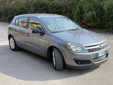 Opel Astra automatica benzina