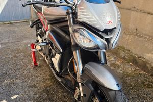 TRIUMPH STREET TRIPLE 765 RS 2022