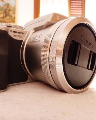 Macchina fotografica Panasonic DMC-FZ20
