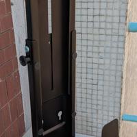 Porta PC appeso per scrivania - muro