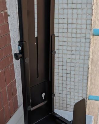 Porta PC appeso per scrivania - muro