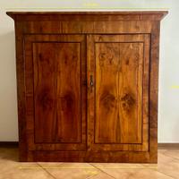 Armadio stile Direttorio Francese in noce e radica