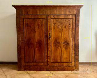 Armadio stile Direttorio Francese in noce e radica