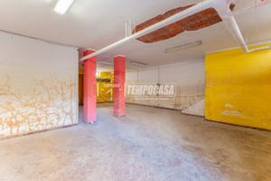 MAGAZZINO FUNZIONALE CON ACCESSO CARRAIO IDEALE PE