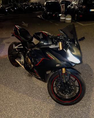 HONDA CBR650