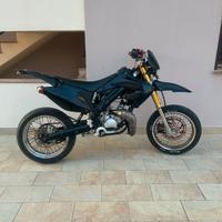 Hm 77