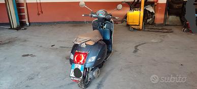 Vespa GTS 125 Gts Abs sinistrata