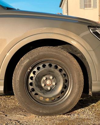 Gomme Bridgestone 215 65 17