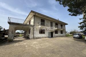 Casa indipendente a Sparanise Strada Statale 7