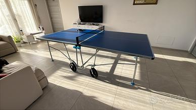 Tavolo da ping pong pieghevole con ruote