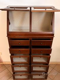 Mobile espositore a cassetti in legno noce.