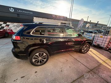 Jeep cherokee overland incidentata sinistrata