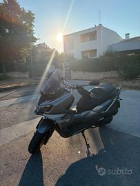 Sym ADX 300 - scooter in condizioni pari al nuovo