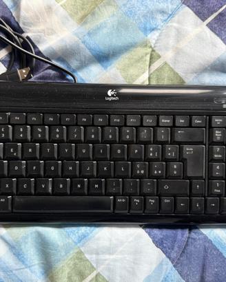 Tastiera Logitech Ultra-Flat USB layout italiano