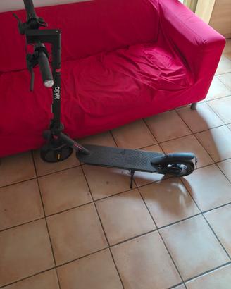 Teklio TK1M7AL8K1 Electric Scooter
