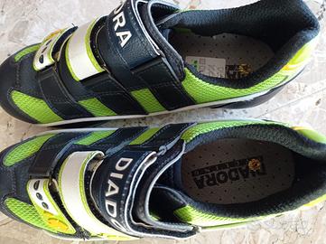 Scarpe da ciclismo con attacchi, come nuove