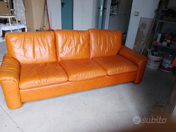 divano tre posti 