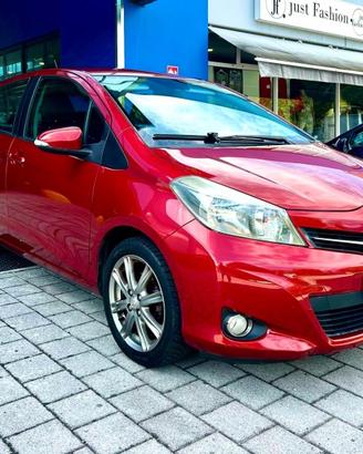 Toyota Yaris 1.3 benzina Neopatentati