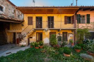 CASA DI CORTE A RIVOLI