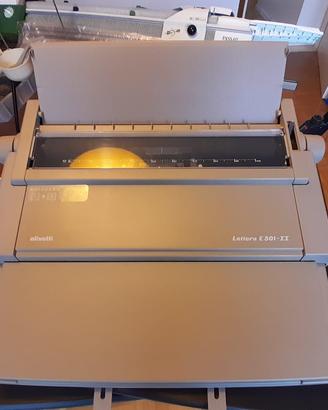 Macchina da scrivere Olivetti E501-II