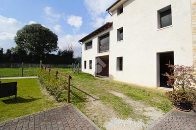 PORZIONE DI BIFAMILIARE A CASTELCUCCO