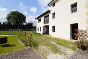VILLA A SCHIERA D'ANGOLO A CASTELCUCCO