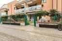 villetta-a-schiera-di-200-m²-con-4-locali-e-box-au