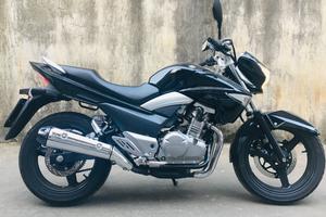 Suzuki Inazuma 250 - 2015