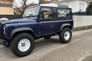 Defender td4 2400 4 posti