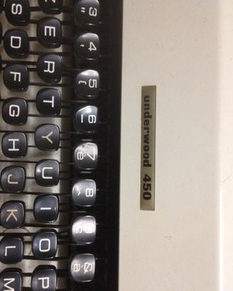 Macchina da scrivere Olivetti Underwood 450