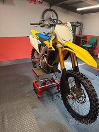 Suzuki rmz
