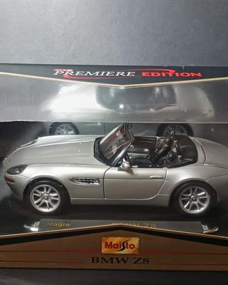 BMW Z8 2002  "l'auto di 007"  scala 1:18