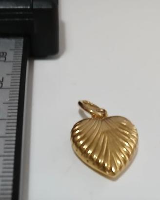 1 ciondolo oro 750 a forma di cuoricino Grande