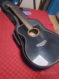 chitarra yamaha amplificata EQ 